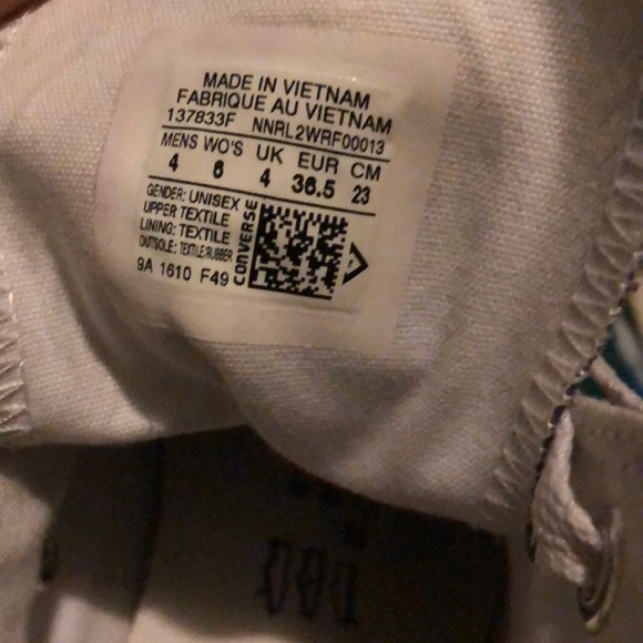 Converse shoes - Picture 3 of 4